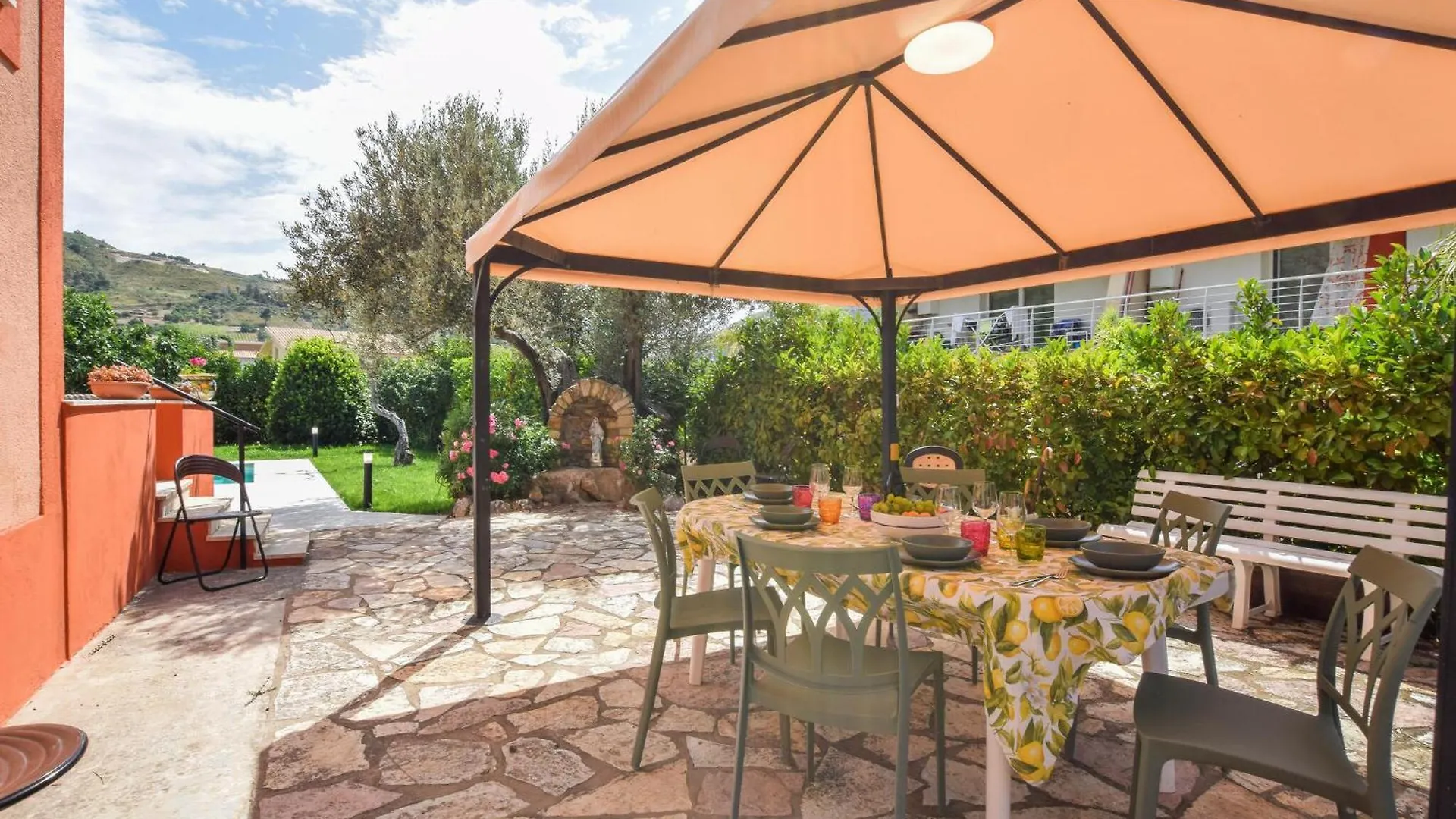 2 Bedroom Stunning Home In Castellammare Del Golf Castellammare del Golfo