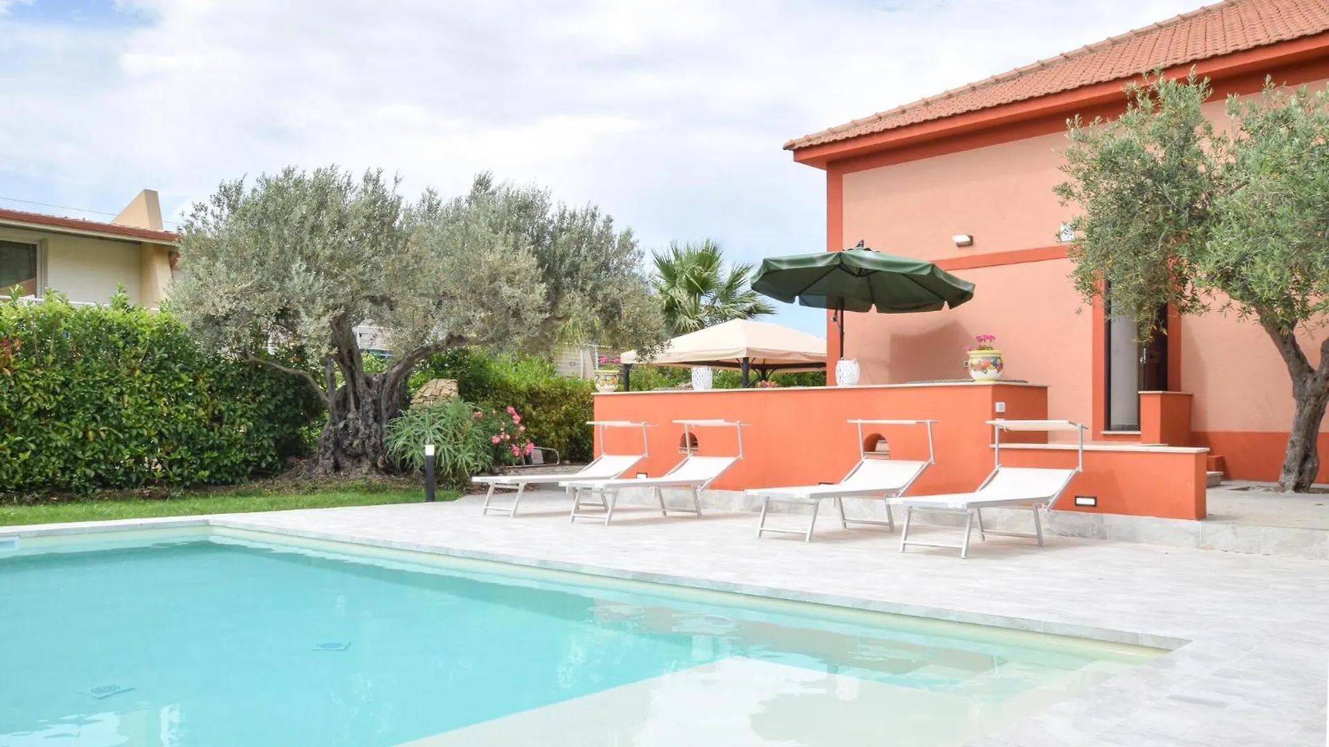 Holiday home 2 Bedroom Stunning Home In Castellammare Del Golf Castellammare del Golfo
