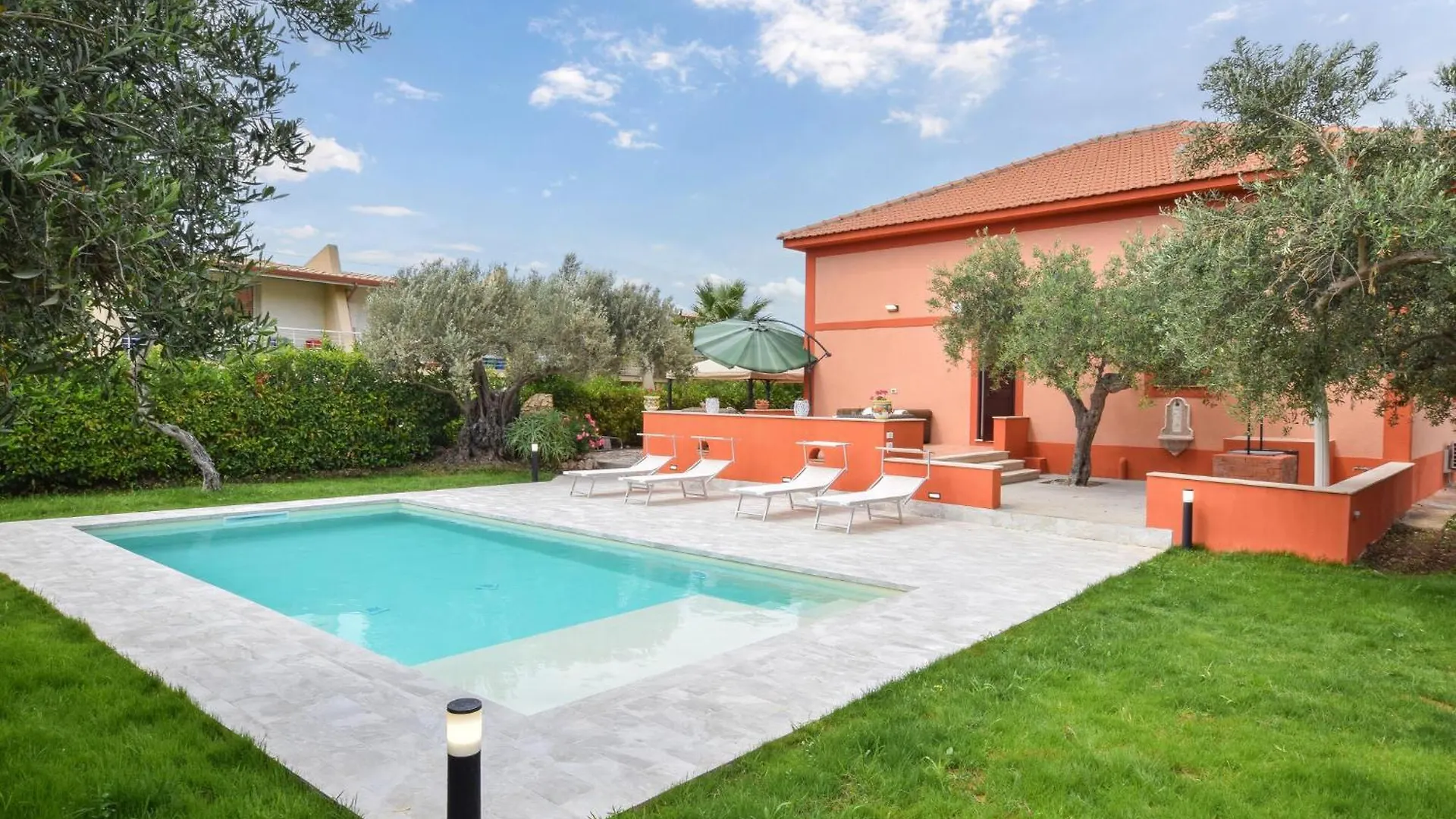 2 Bedroom Stunning Home In Castellammare Del Golf Castellammare del Golfo